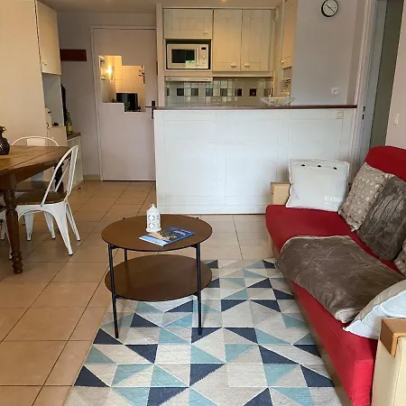 Golf Apartment *